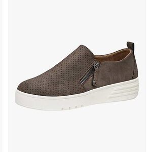7.5 Cushionaire Nissa Casual Zipper Slip-On Sneakers
